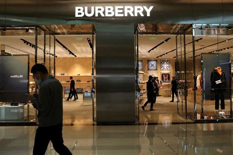 gucci turnaround vs burberry|Who Is Burberry's New CEO and Luxury Veteran Joshua .